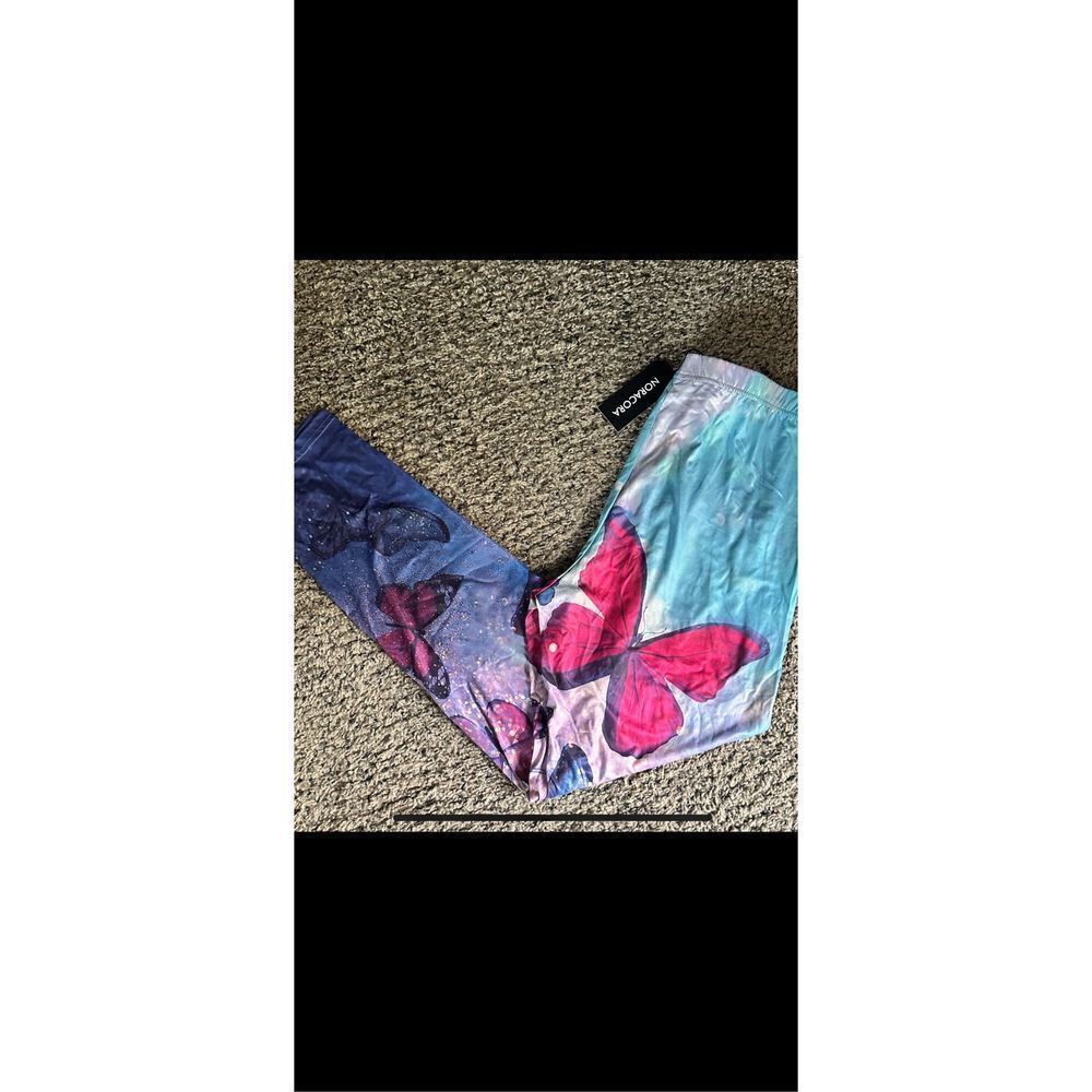 Beautiful Tie-Die butterfly leggings with elastic waist